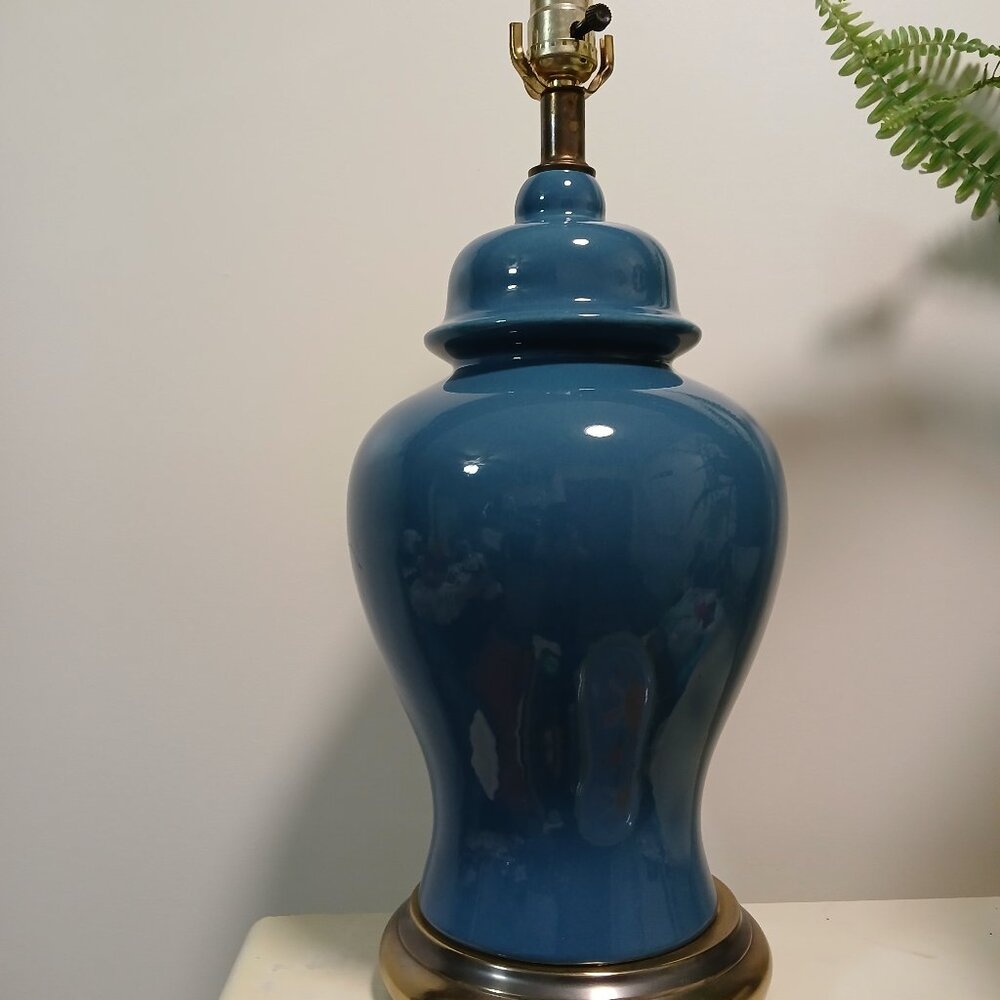 Vtg 70's blue ginger jar table lamp